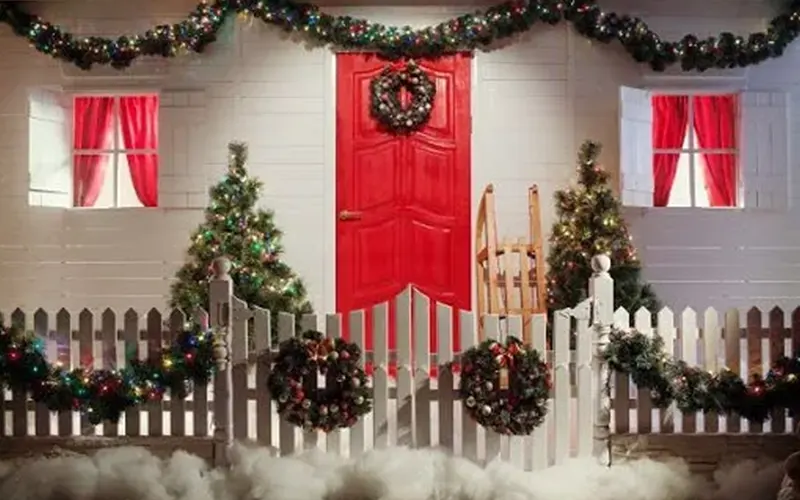 7 Ideas For A Festive-Looking Fence