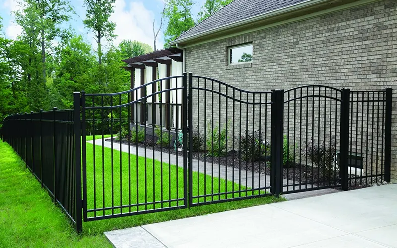 Curb Appeal For A Commercial Property: It Starts With The Right Fence