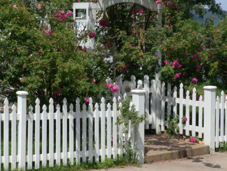 staffered picket fence design